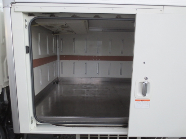 トヨタトヨエース冷蔵冷凍車|中古トラックの販売・買取・査定のアイナビ