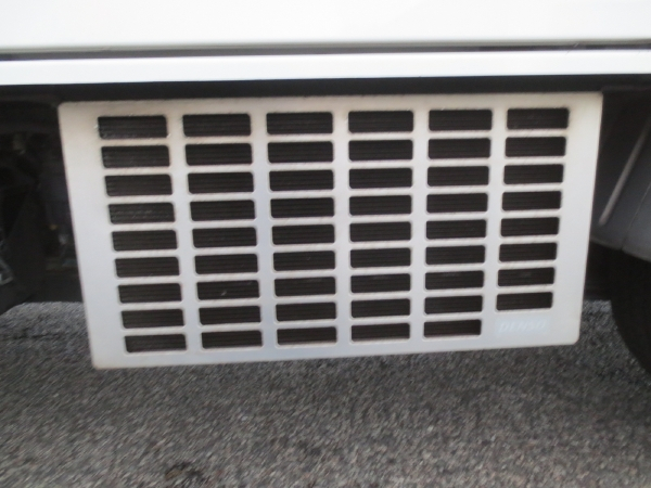 トヨタトヨエース冷蔵冷凍車|中古トラックの販売・買取・査定のアイナビ