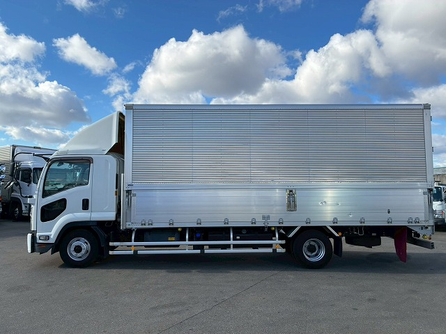 保証対象車両フルキャブ日本フルハーフ背高210馬力6速MT|中古トラックの販売・買取・査定のアイナビ