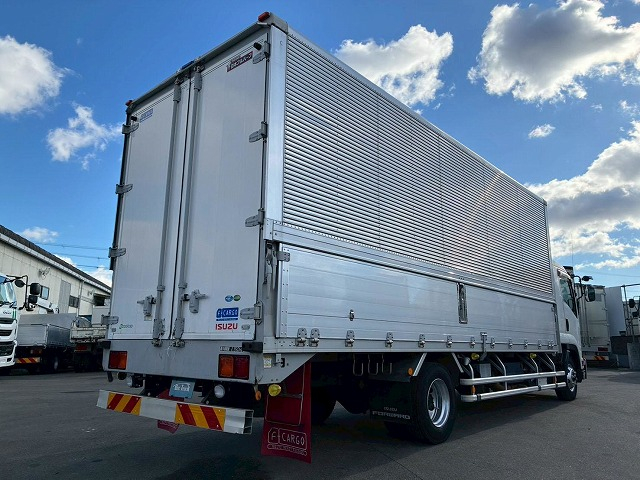 保証対象車両フルキャブ日本フルハーフ背高210馬力6速MT|中古トラックの販売・買取・査定のアイナビ