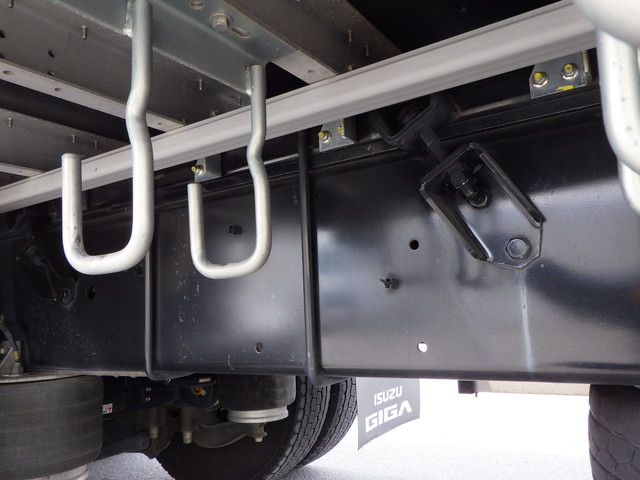 イスズ2PG-CYL77Cアルミウィング10t超床鉄板デフロック|中古トラックの販売・買取・査定のアイナビ