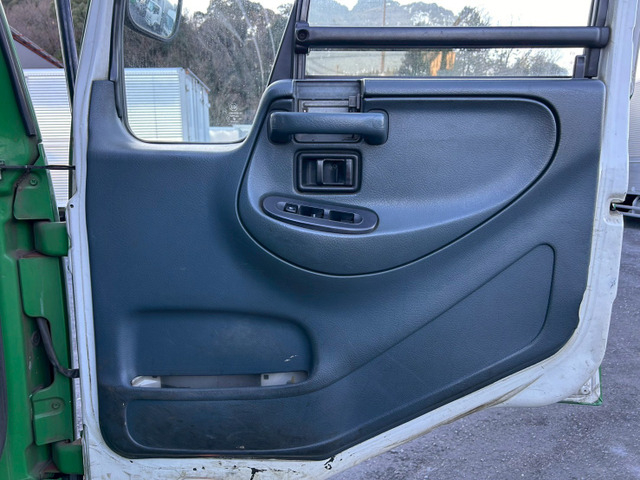 【7.2m×平ボディ】UDトラックス/コンドル|中古トラックの販売・買取・査定のアイナビ