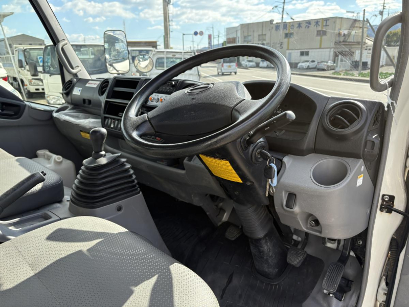 H27デュトロ 散水車|中古トラックの販売・買取・査定のアイナビ