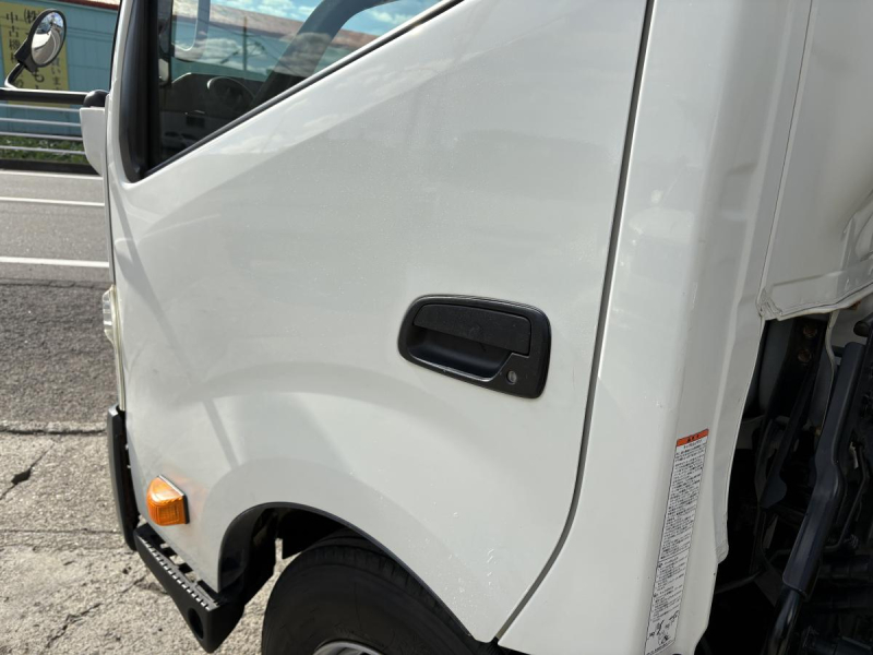 H27デュトロ 散水車|中古トラックの販売・買取・査定のアイナビ