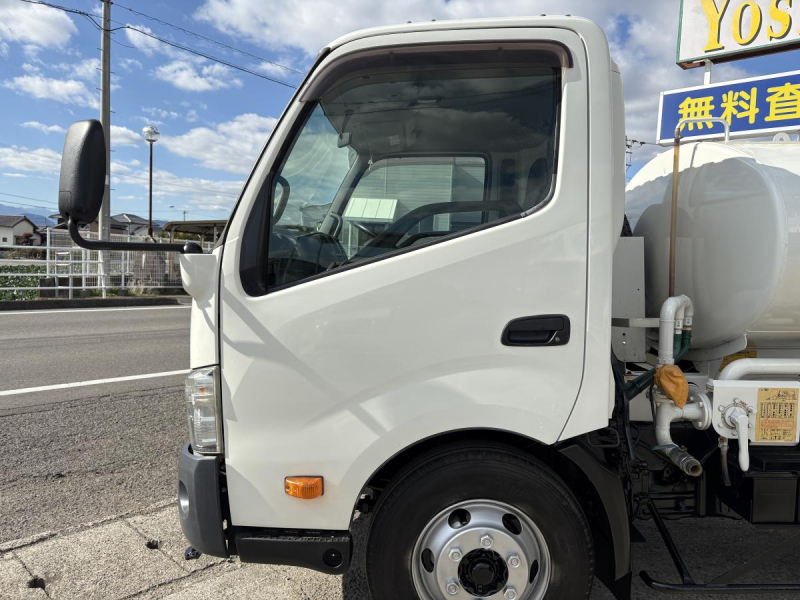 H27デュトロ 散水車|中古トラックの販売・買取・査定のアイナビ