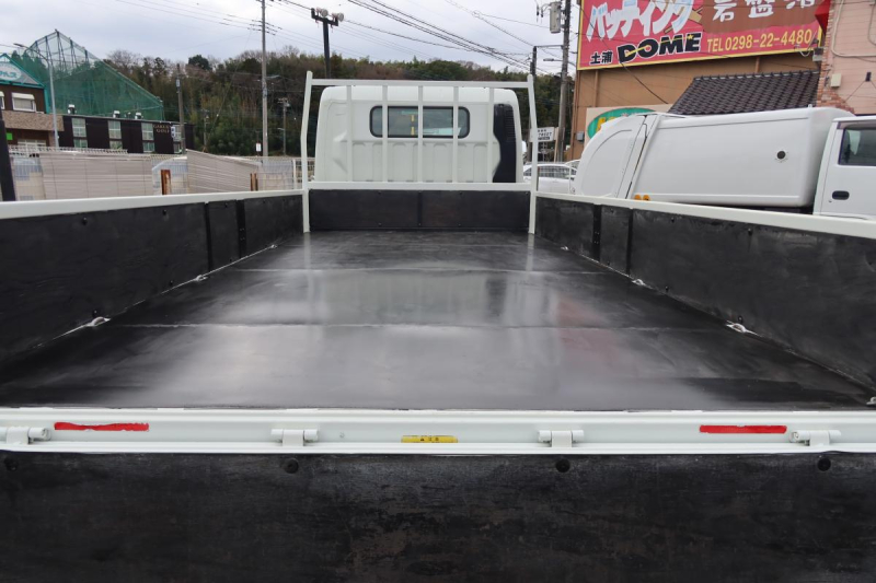 キャンター ワイドロング平ボディ 積載2000kg車検付き|中古トラックの販売・買取・査定のアイナビ