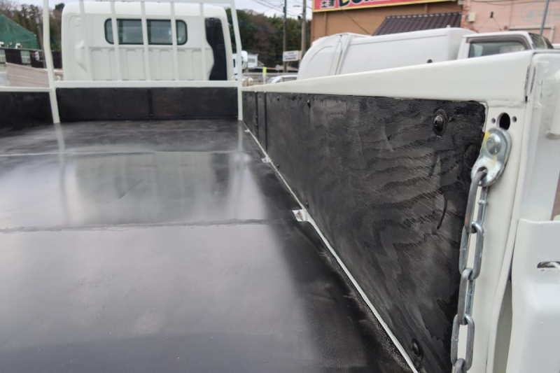 キャンター ワイドロング平ボディ 積載2000kg車検付き|中古トラックの販売・買取・査定のアイナビ