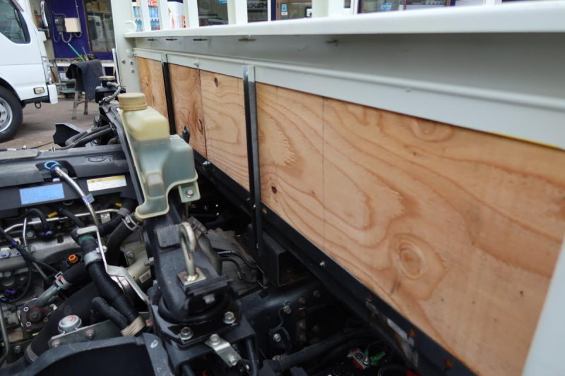 キャンター ワイドロング平ボディ 積載2000kg車検付き|中古トラックの販売・買取・査定のアイナビ