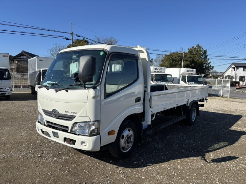 標準ロング平ボディー 積載3000kg 床鉄板張り|中古トラックの販売・買取・査定のアイナビ