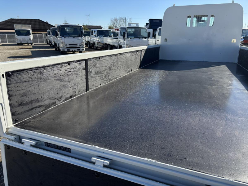 標準ロング平ボディー 積載3000kg 床鉄板張り|中古トラックの販売・買取・査定のアイナビ