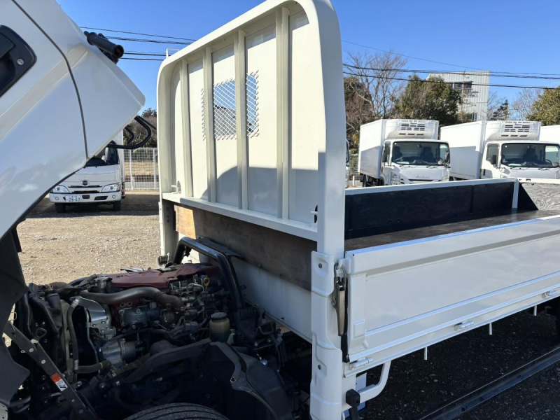 標準ロング平ボディー 積載3000kg 床鉄板張り|中古トラックの販売・買取・査定のアイナビ