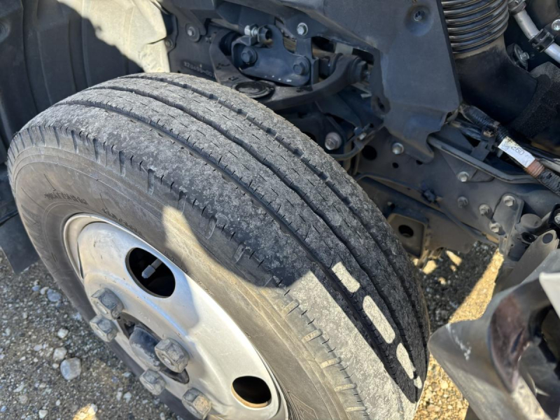 標準ロング平ボディー 積載3000kg 床鉄板張り|中古トラックの販売・買取・査定のアイナビ