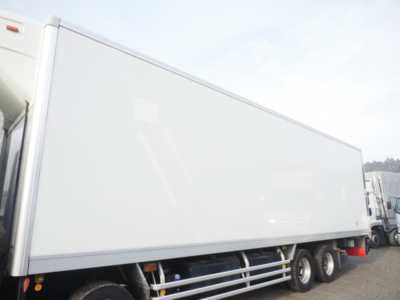 日野 冷凍バン プロフィア|中古トラックの販売・買取・査定のアイナビ