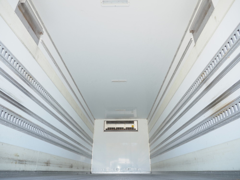 いすゞ 冷凍バン フォワード|中古トラックの販売・買取・査定のアイナビ