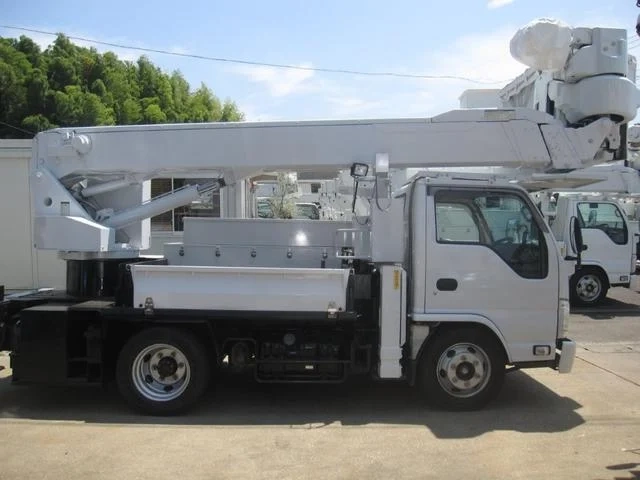 いすゞ|中古トラックの販売・買取・査定のアイナビ