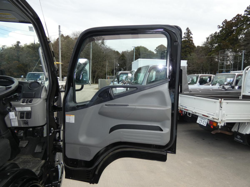 H28 1.5t パネルバン オートマ 4WD|中古トラックの販売・買取・査定のアイナビ