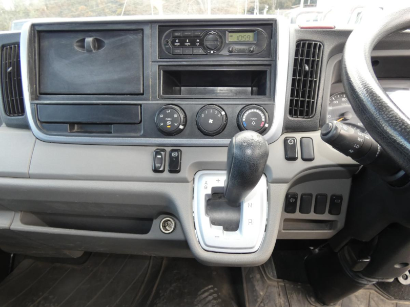 H28 1.5t パネルバン オートマ 4WD|中古トラックの販売・買取・査定のアイナビ