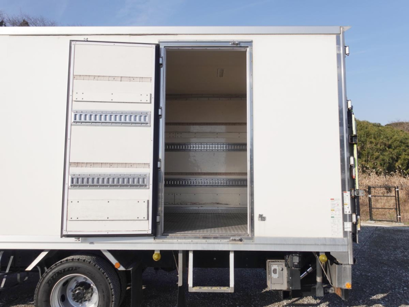 パワーゲート低温冷蔵冷凍ワイド増トン|中古トラックの販売・買取・査定のアイナビ