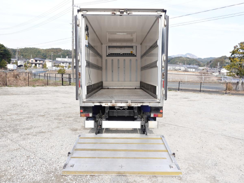 セミロングパワーゲートスタンバイ低温冷蔵冷凍|中古トラックの販売・買取・査定のアイナビ