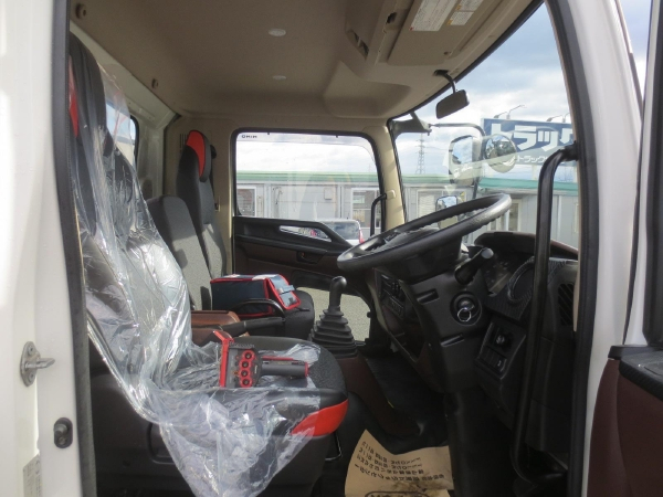 日野レンジャー4段ラジコンクレーン付|中古トラックの販売・買取・査定のアイナビ