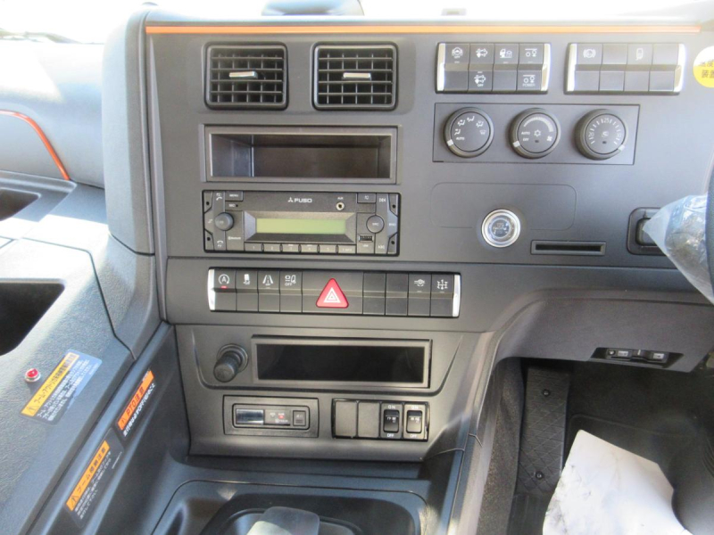 高床3軸 リヤエアサス UNIC製 4段 クレーン付アルミ平 !|中古トラックの販売・買取・査定のアイナビ