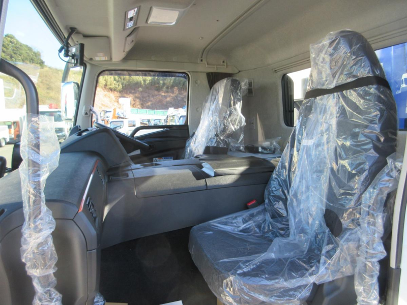 高床3軸 リヤエアサス タダノ製 4段 クレーン付アルミ平|中古トラックの販売・買取・査定のアイナビ