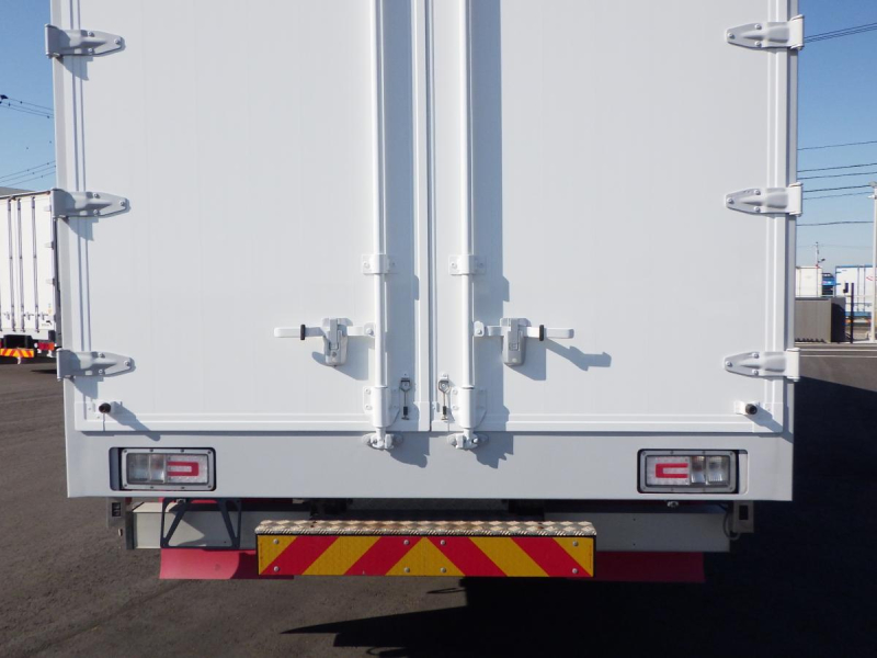 4軸低床 10mボデー 内高2,680 後輪エアサス|中古トラックの販売・買取・査定のアイナビ