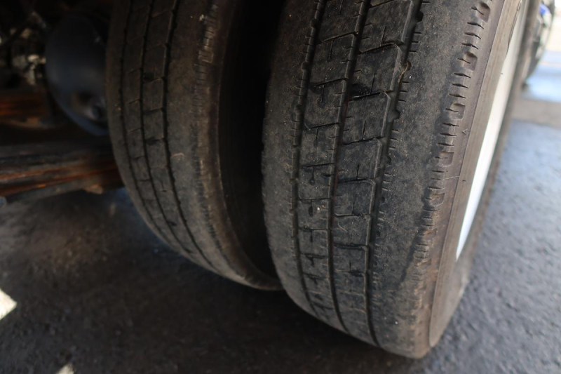 エルフ Wキャブ 6人乗り 5速MT 積載2000kg|中古トラックの販売・買取・査定のアイナビ