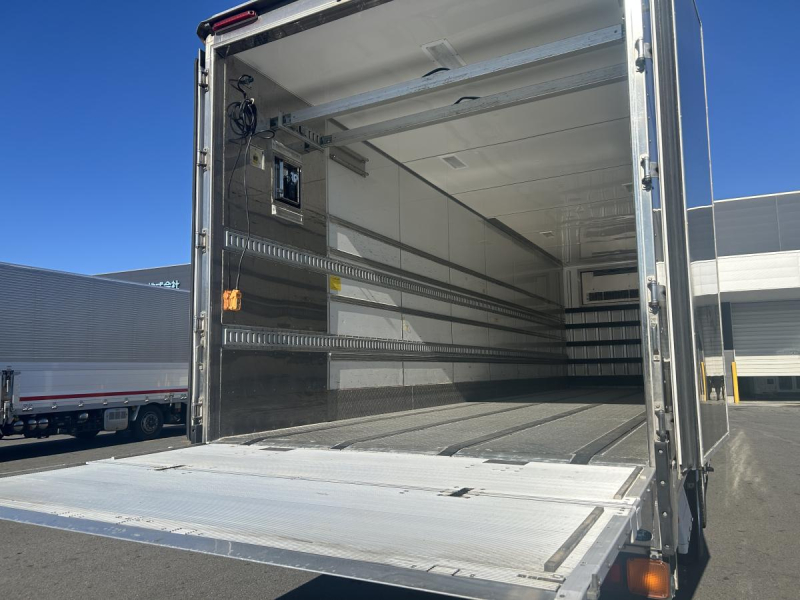 ふそうスーパーグレート 冷蔵冷凍車 格納 車検付き|中古トラックの販売・買取・査定のアイナビ