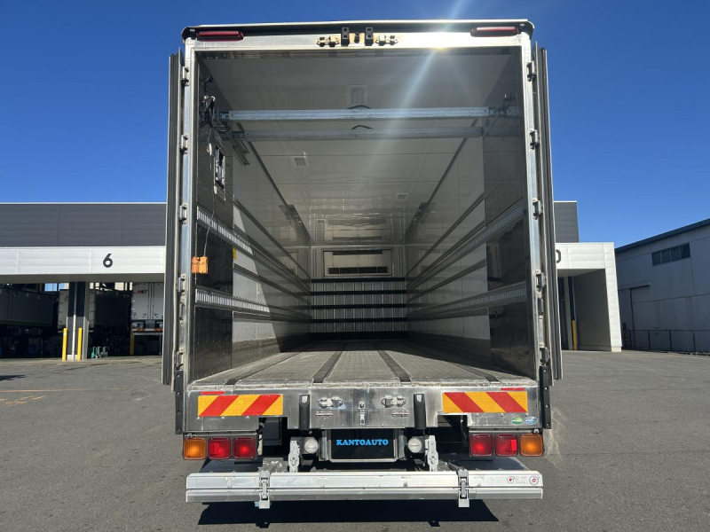 ふそうスーパーグレート 冷蔵冷凍車 格納 車検付き|中古トラックの販売・買取・査定のアイナビ