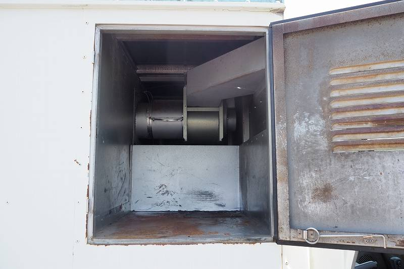 いすゞエルフサニーペット製寝具乾燥車6本ハンガー|中古トラックの販売・買取・査定のアイナビ