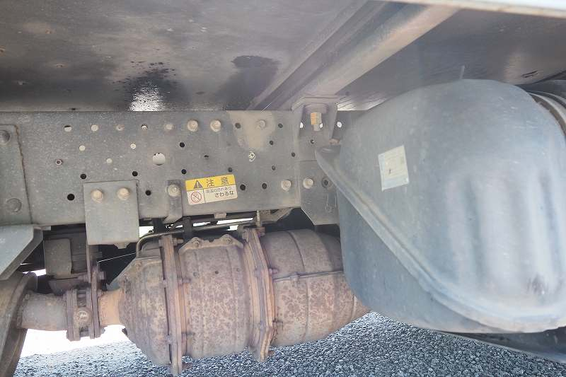 いすゞエルフサニーペット製寝具乾燥車6本ハンガー|中古トラックの販売・買取・査定のアイナビ