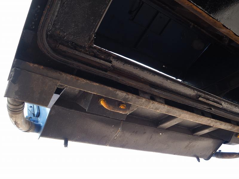 日野デュトロモリタプレス式パッカー車4.1立米汚水タンク|中古トラックの販売・買取・査定のアイナビ