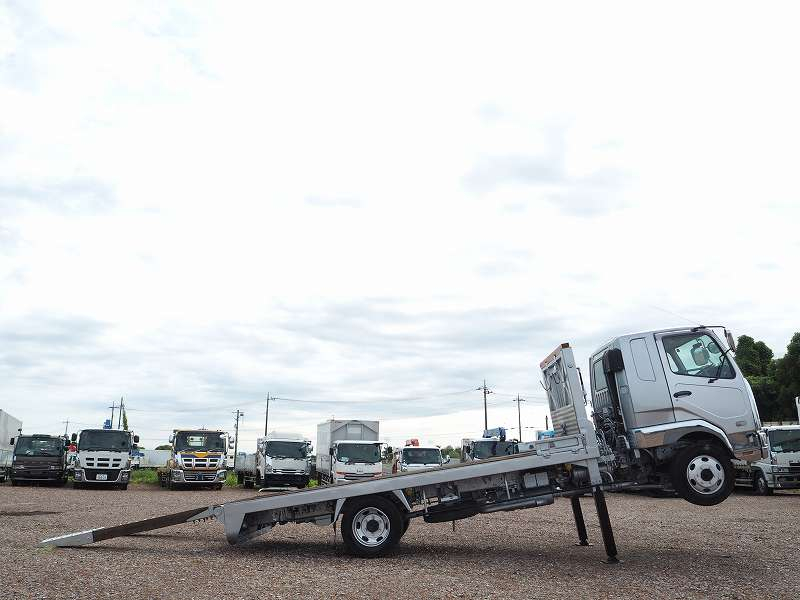 ファイター増トン4WDセルフローダー自動あゆみウインチ|中古トラックの販売・買取・査定のアイナビ