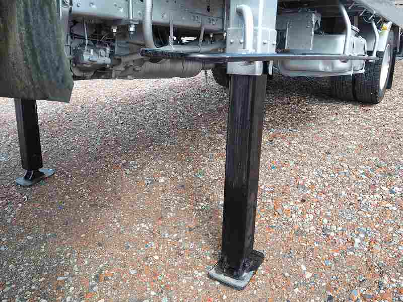 ファイター増トン4WDセルフローダー自動あゆみウインチ|中古トラックの販売・買取・査定のアイナビ