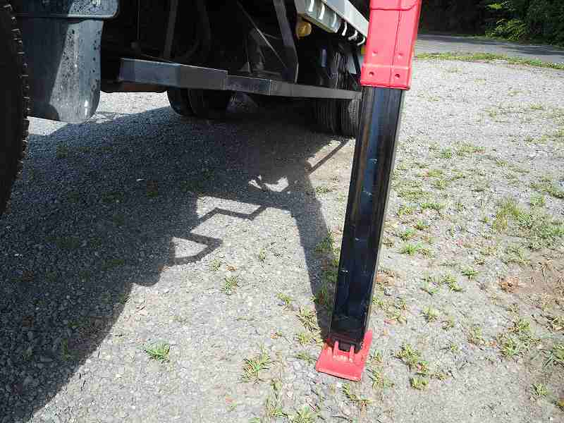 いすゞフォワード3段セルフクレーンウインチベッド付|中古トラックの販売・買取・査定のアイナビ