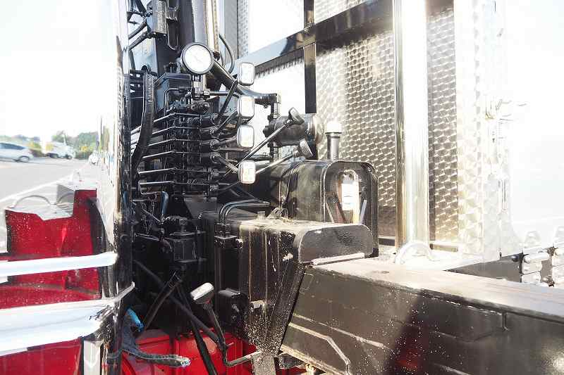 日野レンジャーデコトラ5段クレーン角足レッカー車ウインチ|中古トラックの販売・買取・査定のアイナビ