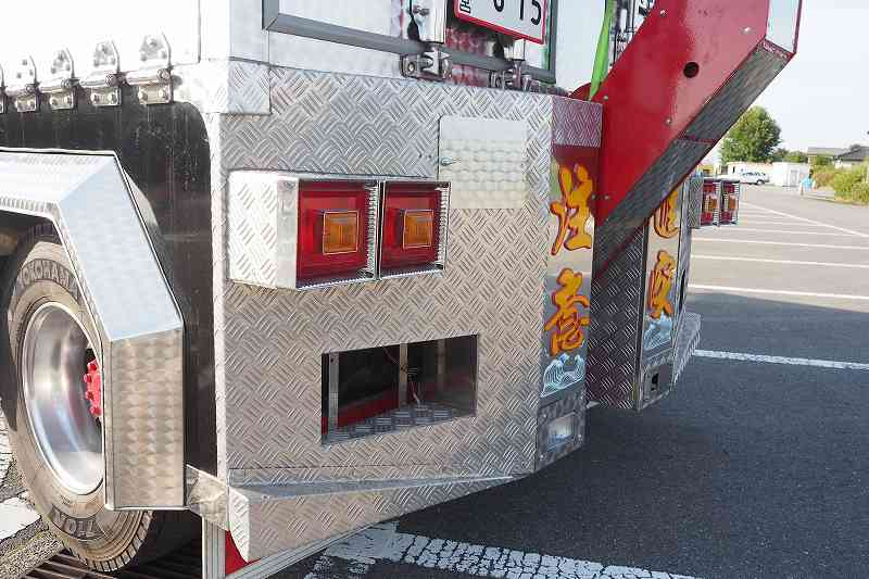 日野レンジャーデコトラ5段クレーン角足レッカー車ウインチ|中古トラックの販売・買取・査定のアイナビ