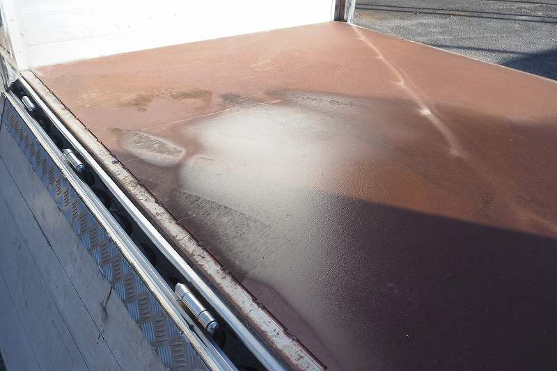 三菱ふそうキャンター標準ショート造りアルミブロック平ボディ|中古トラックの販売・買取・査定のアイナビ