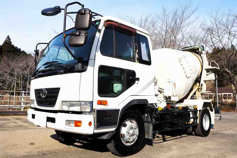 コンドル6t車新明和生コンコンクリートミキサー車中型免許|中古トラックの販売・買取・査定のアイナビ