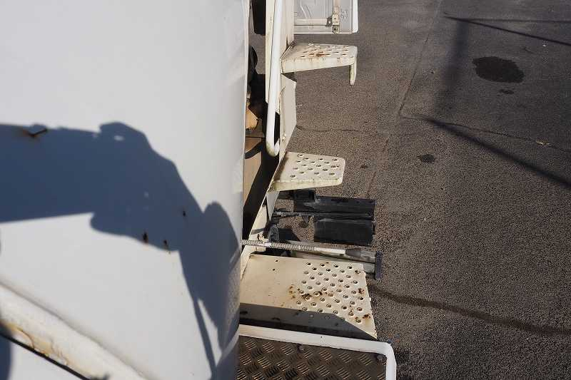 コンドル6t車新明和生コンコンクリートミキサー車中型免許|中古トラックの販売・買取・査定のアイナビ