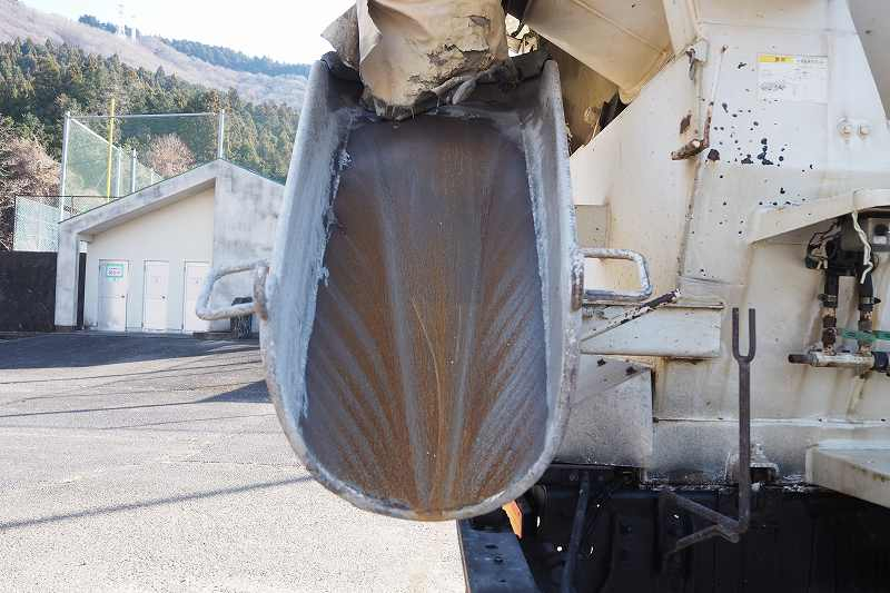 コンドル6t車新明和生コンコンクリートミキサー車中型免許|中古トラックの販売・買取・査定のアイナビ