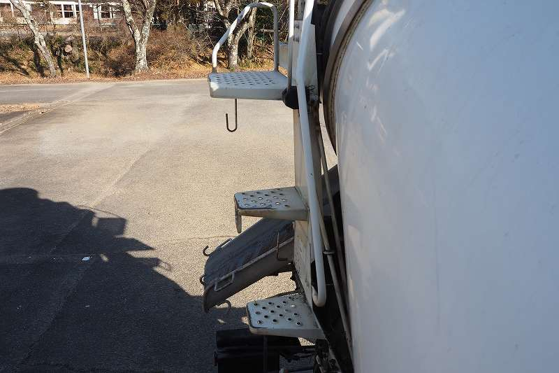 コンドル6t車新明和生コンコンクリートミキサー車中型免許|中古トラックの販売・買取・査定のアイナビ