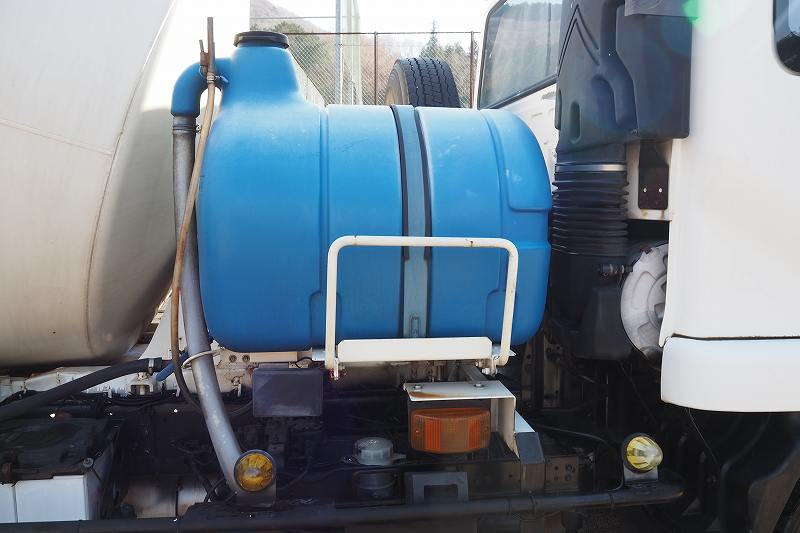 コンドル6t車新明和生コンコンクリートミキサー車中型免許|中古トラックの販売・買取・査定のアイナビ