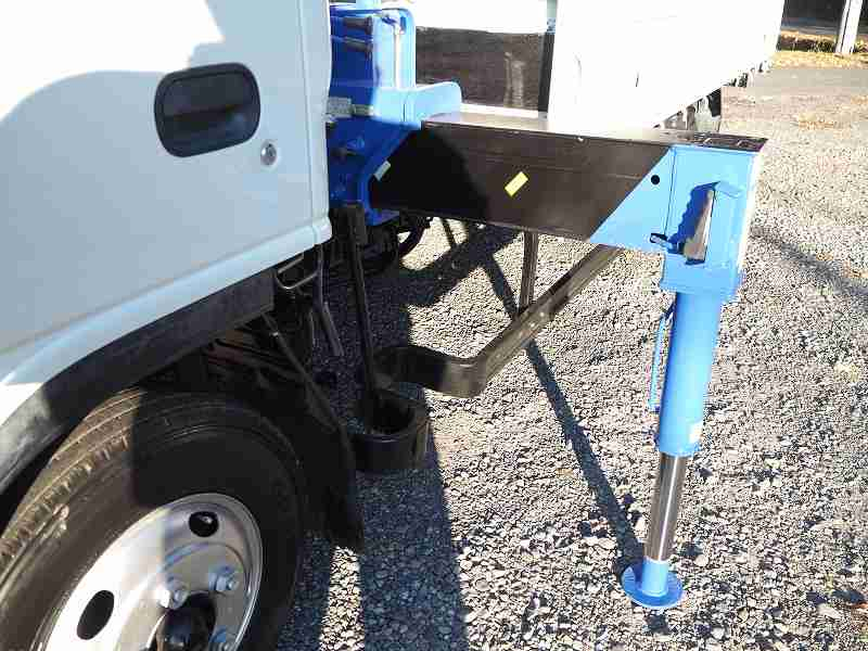 マツダタイタン4段クレーンラジコン付ワイドロング平ボディ|中古トラックの販売・買取・査定のアイナビ