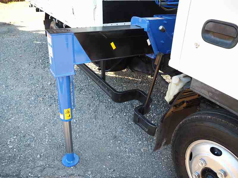 マツダタイタン4段クレーンラジコン付ワイドロング平ボディ|中古トラックの販売・買取・査定のアイナビ