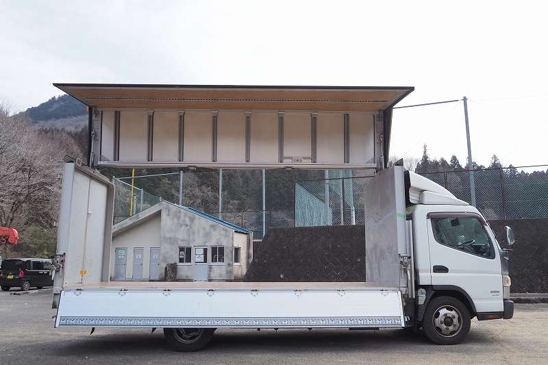 三菱ふそうキャンターワイド超ロングウイングカスタム|中古トラックの販売・買取・査定のアイナビ