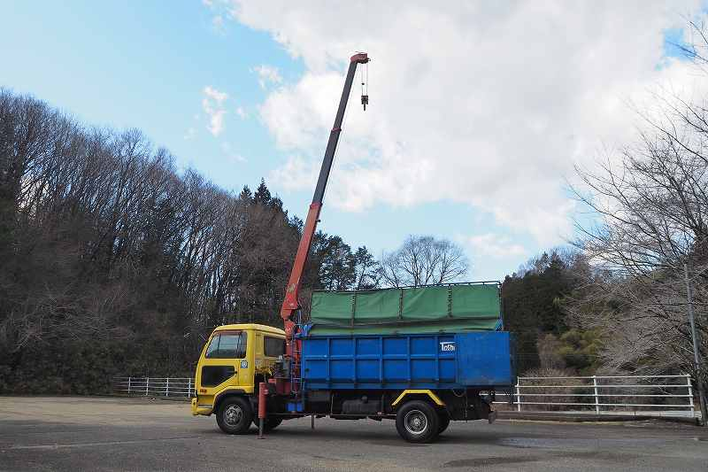 コンドル3段クレーン付深ダンプ8.6立米天蓋|中古トラックの販売・買取・査定のアイナビ