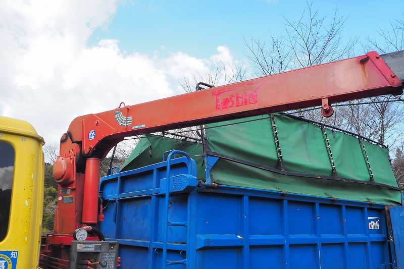 コンドル3段クレーン付深ダンプ8.6立米天蓋|中古トラックの販売・買取・査定のアイナビ