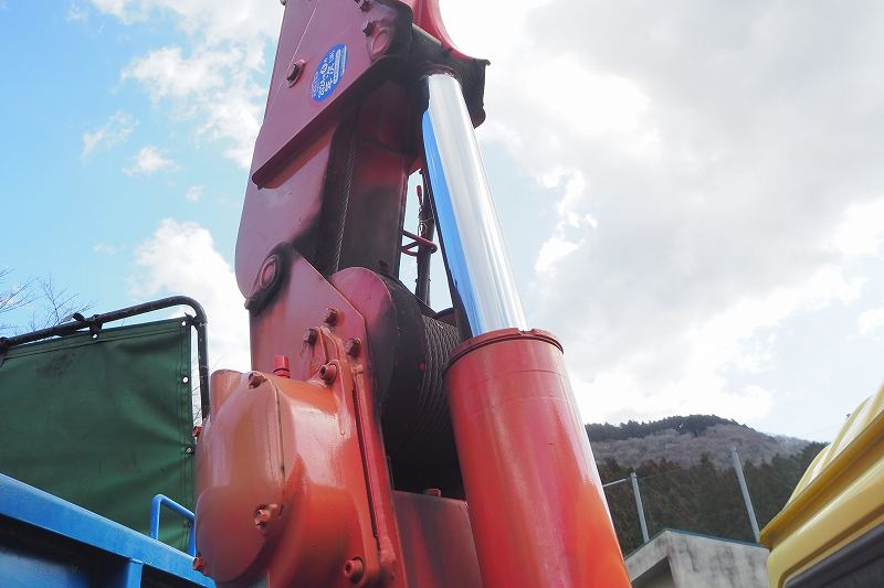 コンドル3段クレーン付深ダンプ8.6立米天蓋|中古トラックの販売・買取・査定のアイナビ